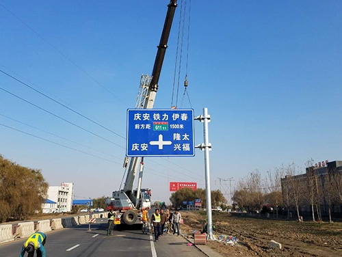 河源河源道路护栏网网片该如何进行正确的选购呢？